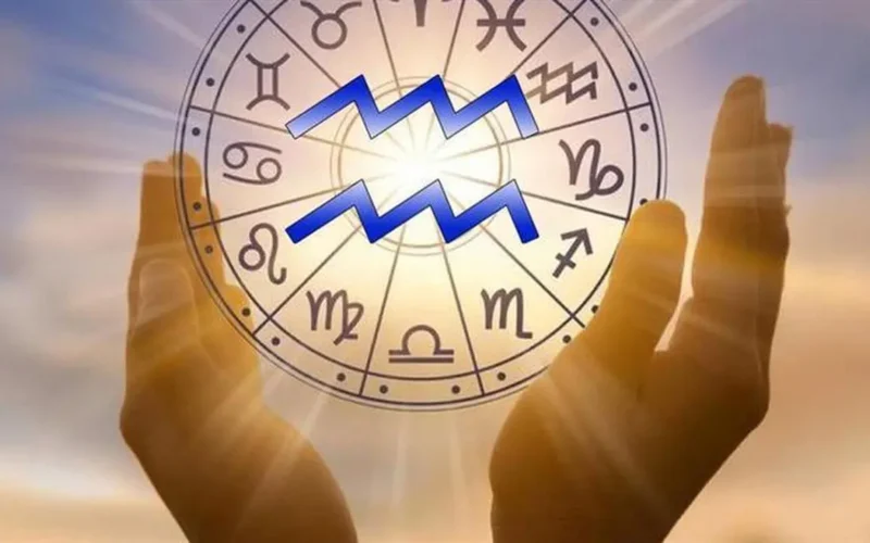 ترقية مهنية مفاجئة.. هدية فلكية لمولود برج الدلو في 16 يناير